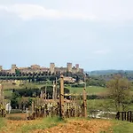 Lägenhet Fattoria Petraglia - Loggiato By Interhome